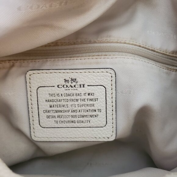 Gorgeous COACH Edie 31 Leather Shoulder Bag RIVETS Cream CHALK - Picture 5 of 11